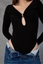 Toka Detaylı Siyah Body - Görsel 4